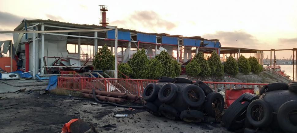 Imagini cu distrugerile provocate după explozia unei drone, în Port. Nicuşor Dan a ajuns la Constanţa, unde va fi o ședință de analiză 1074690