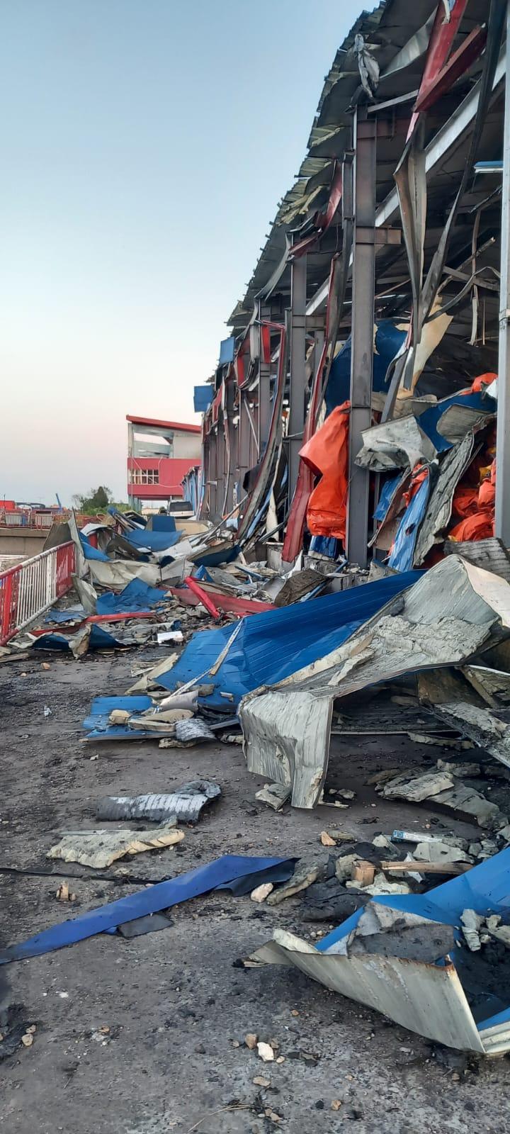 Imagini cu distrugerile provocate după explozia unei drone, în Port. Nicuşor Dan a ajuns la Constanţa, unde va fi o ședință de analiză 1074691