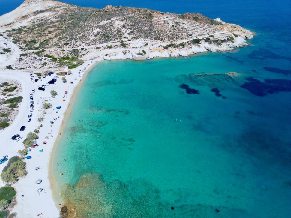 Cele mai curate ape din lume au fost descoperite pe o insulă din Grecia. Puţini români au ales-o ca destinaţie de vacanţă 1074035