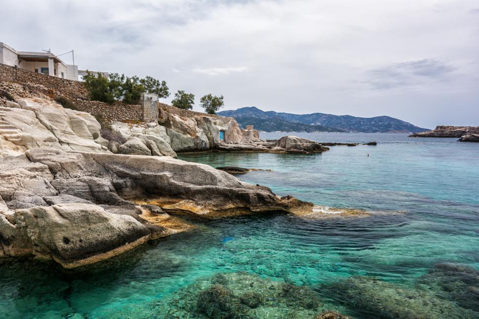 Cele mai curate ape din lume au fost descoperite pe o insulă din Grecia. Puţini români au ales-o ca destinaţie de vacanţă 1074046
