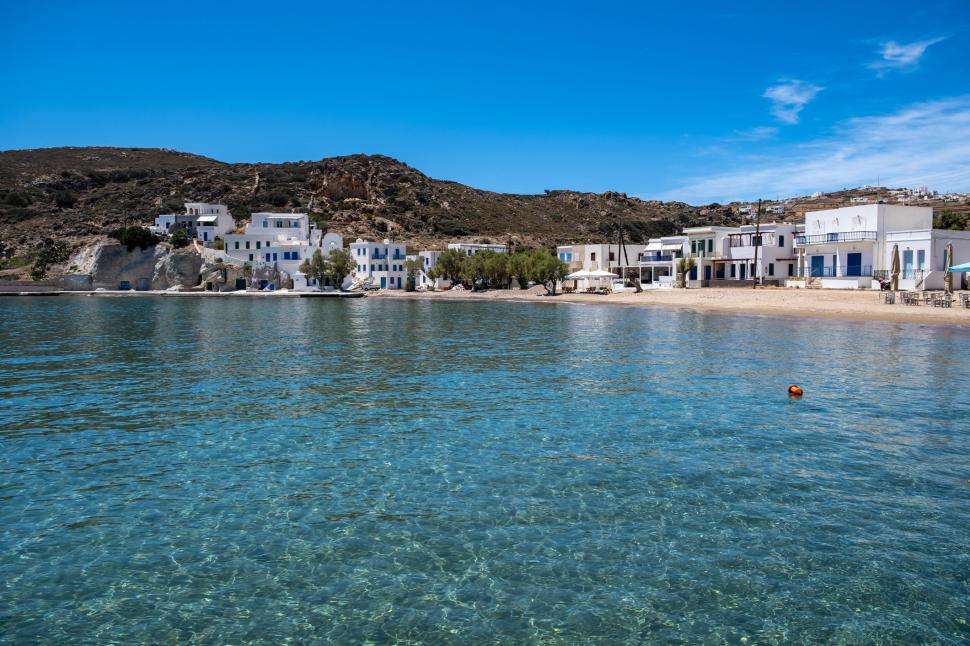 Cele mai curate ape din lume au fost descoperite pe o insulă din Grecia. Puţini români au ales-o ca destinaţie de vacanţă 1074048
