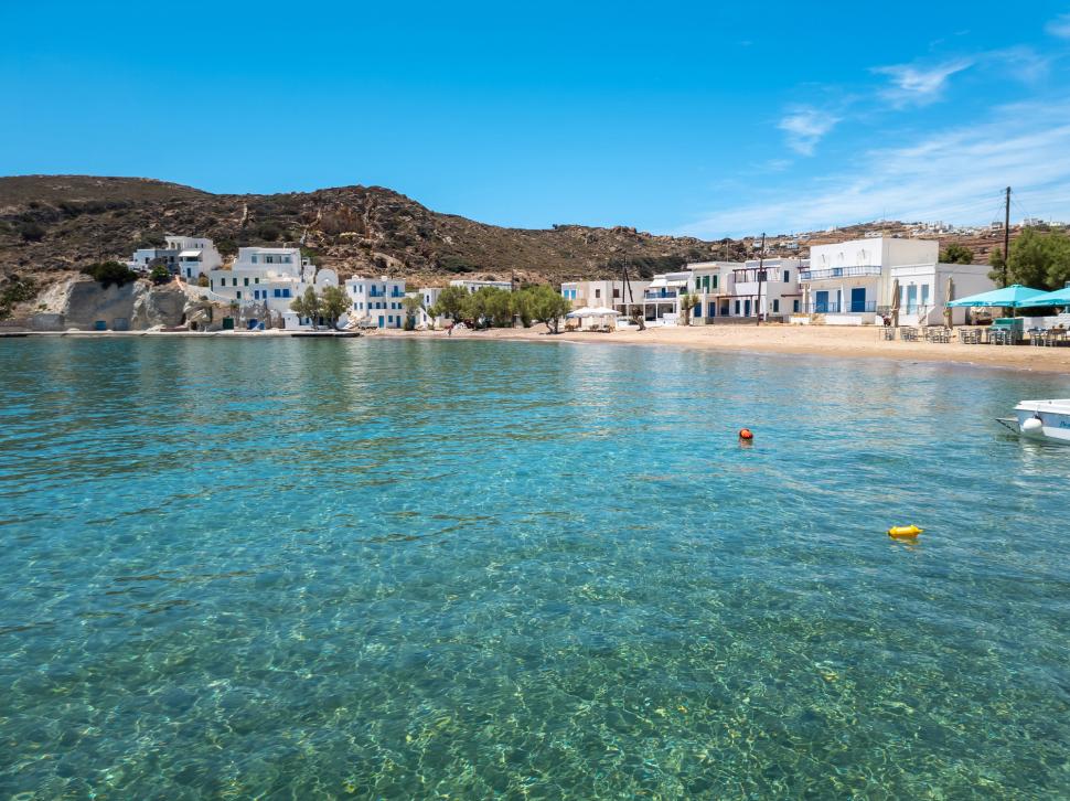 Cele mai curate ape din lume au fost descoperite pe o insulă din Grecia. Puţini români au ales-o ca destinaţie de vacanţă 1074050