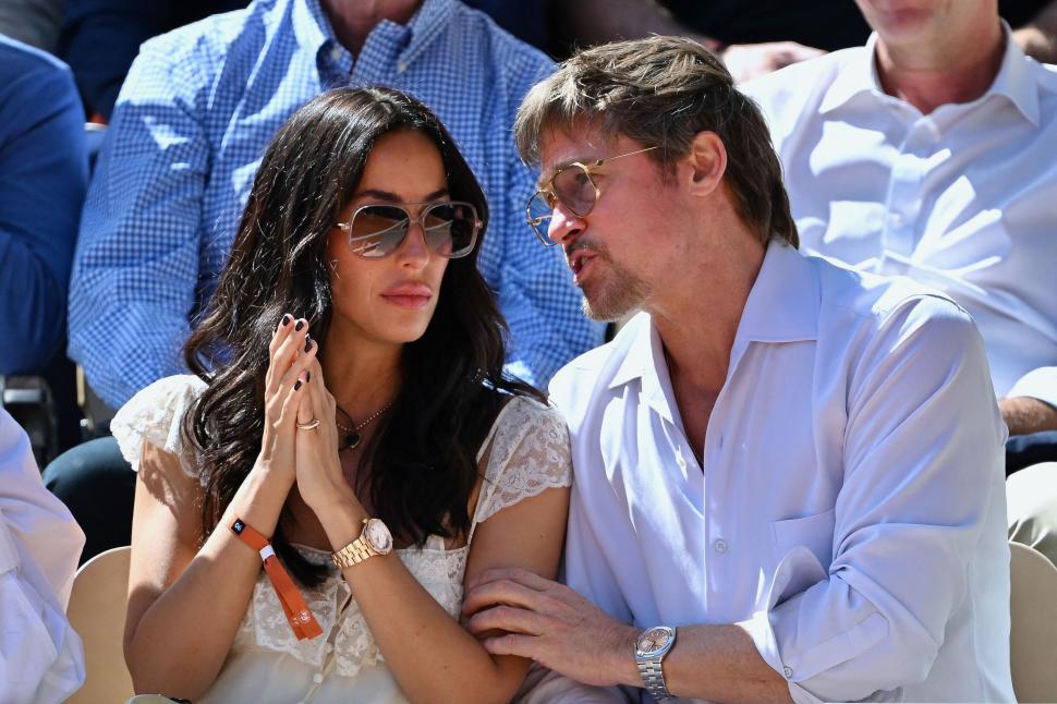 ​Brad Pitt și iubita lui, Ines de Ramon, au cucerit tribunele la Roland Garros. Cum au apărut cei doi 1075179