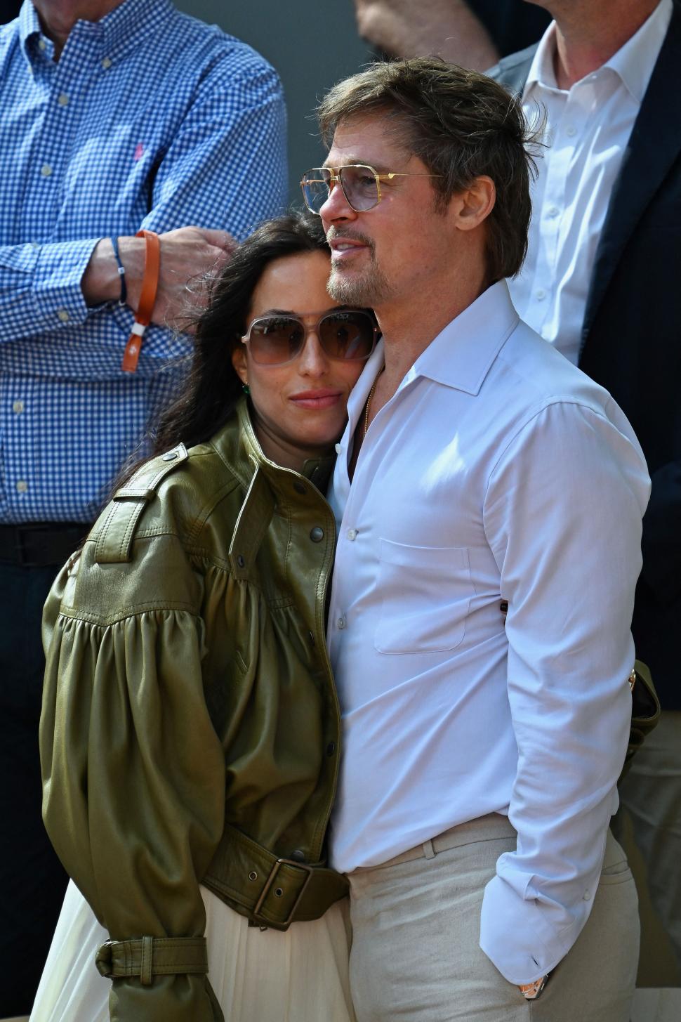 ​Brad Pitt și iubita lui, Ines de Ramon, au cucerit tribunele la Roland Garros. Cum au apărut cei doi 1075181