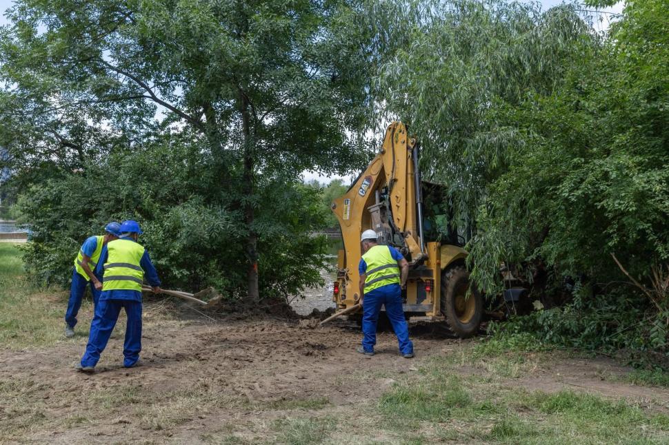 Ce a găsit Primăria Bucureștiului pe fundul Lacului Herăstrău: "Le vom sorta și elimina treptat" 1075294