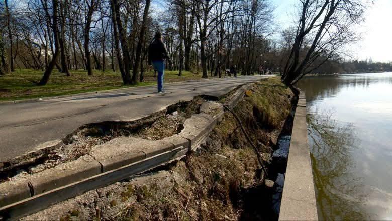 Ce a găsit Primăria Bucureștiului pe fundul Lacului Herăstrău: "Le vom sorta și elimina treptat" 1075299
