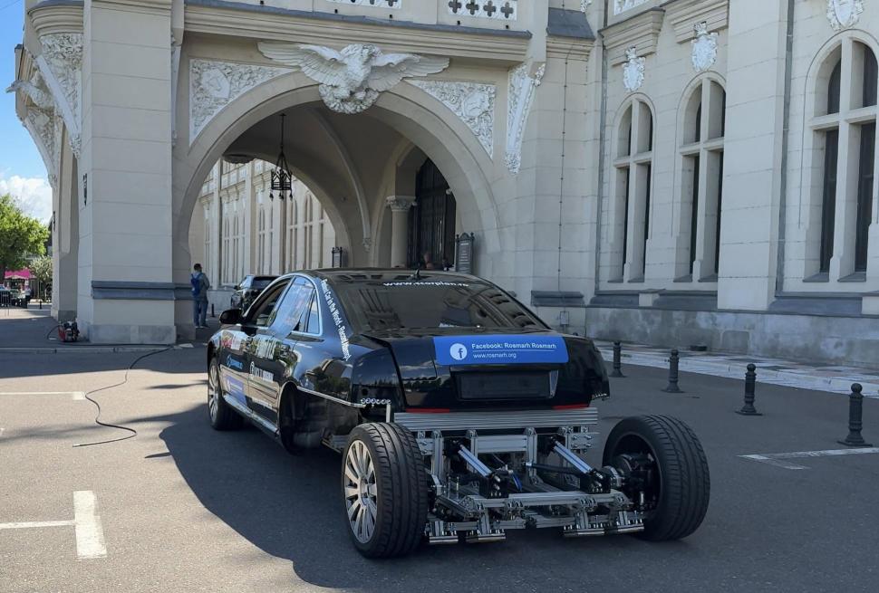 Un inventator din Vaslui susține că a făcut mașina care „imită mersul pe jos” și care poate să atingă 330 km/ oră într-o secundă 1075510