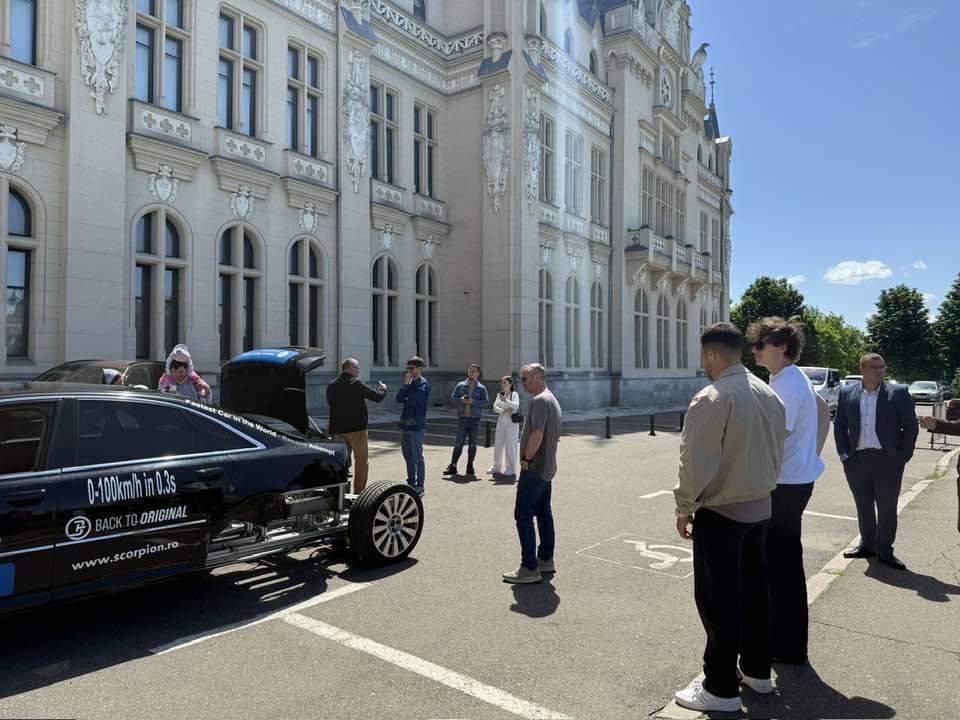 Un inventator din Vaslui susține că a făcut mașina care „imită mersul pe jos” și care poate să atingă 330 km/ oră într-o secundă 1075515
