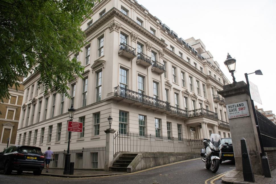 De ce cea mai scumpă casă din UK a ajuns să fie locuită doar de un om al străzii. Povestea complicată a palatului de 230.000.000 euro 1075900