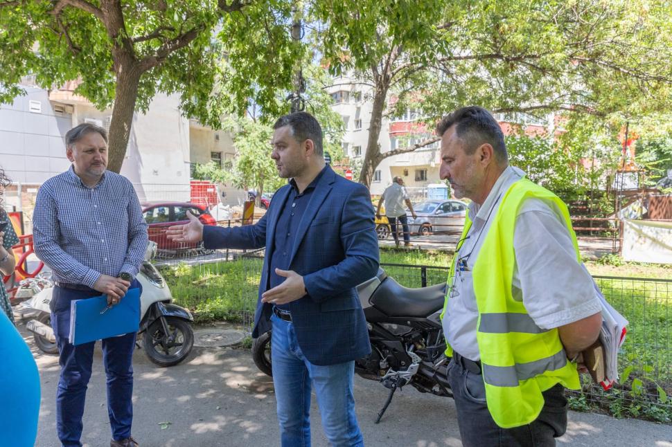 Ciucu a mers neanunțat pe șantierul de pe Calea Văcărești. Ce a găsit acolo nu i-a convenit deloc: „E anormal, sunt doar 3 muncitori” 1076286