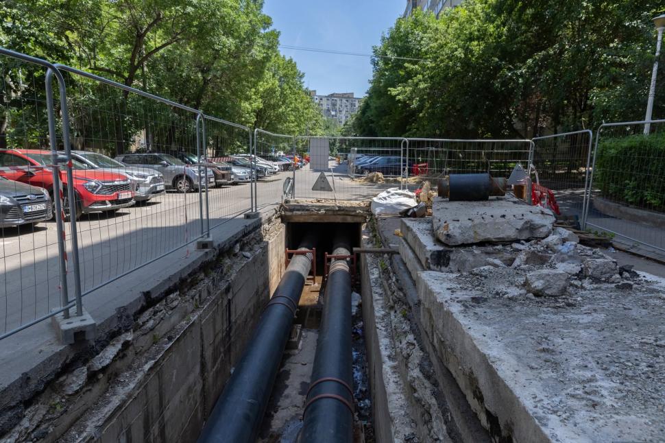 Ciucu a mers neanunțat pe șantierul de pe Calea Văcărești. Ce a găsit acolo nu i-a convenit deloc: „E anormal, sunt doar 3 muncitori” 1076287