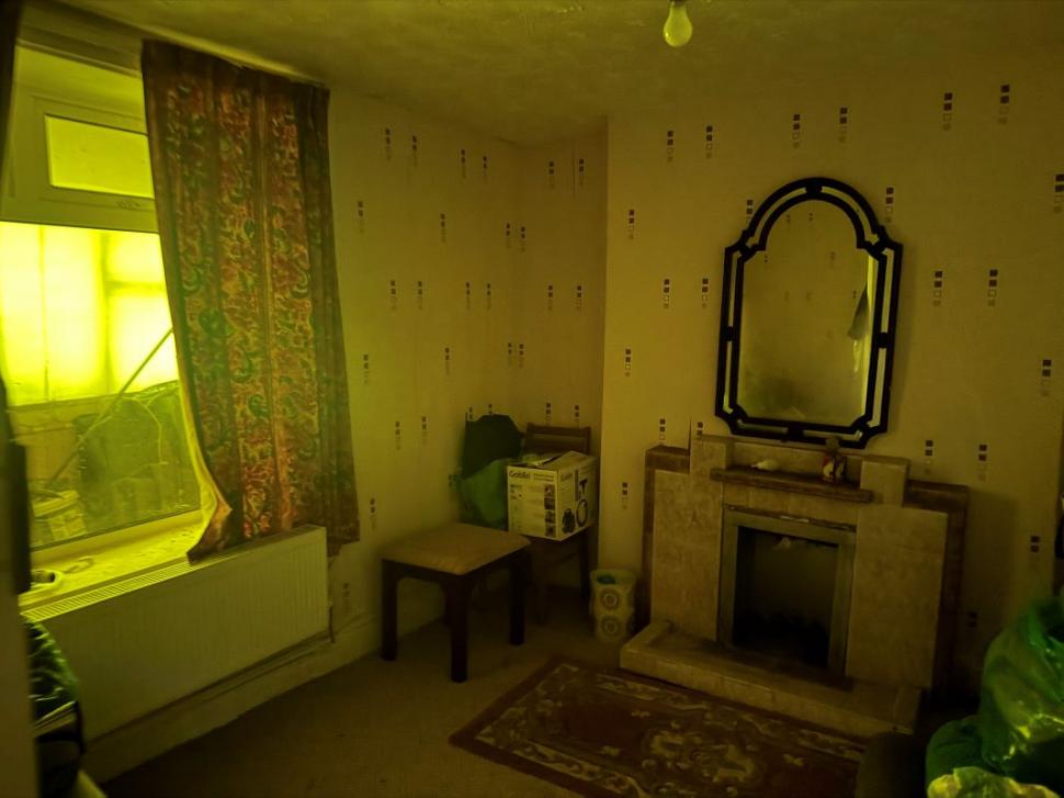 Se vinde singura casă care a mai rămas după demolarea unui sat întreg, dintr-un motiv care s-a dovedit a fi nejustificat 1076118