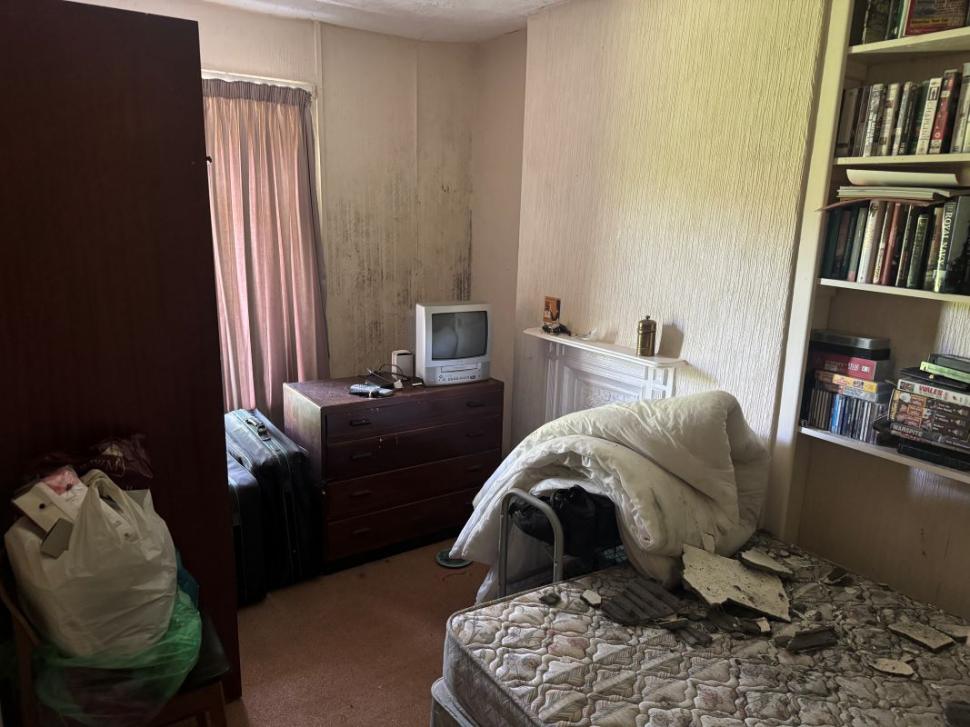 Se vinde singura casă care a mai rămas după demolarea unui sat întreg, dintr-un motiv care s-a dovedit a fi nejustificat 1076119