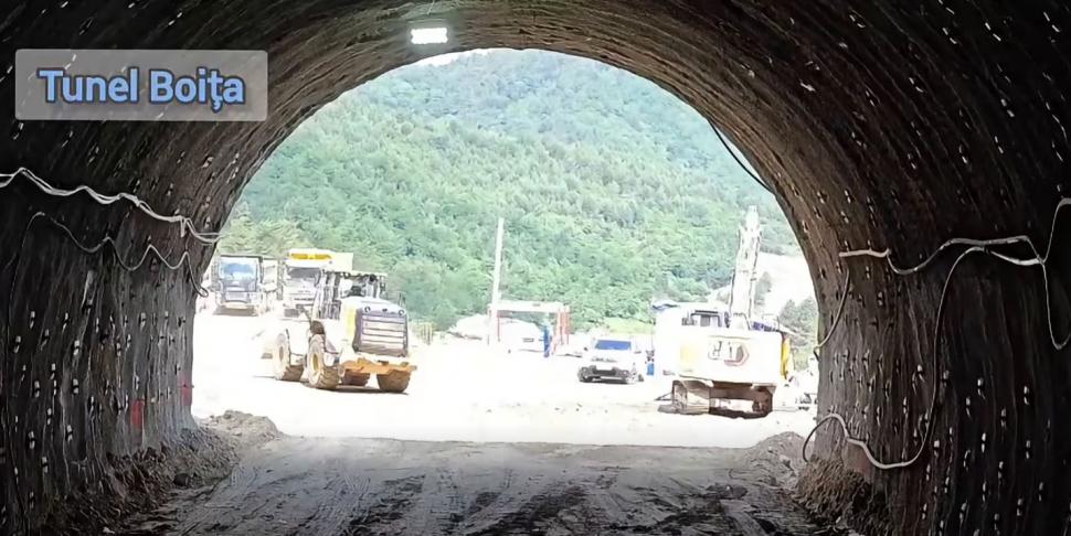 Avansează lucrările pe Autostrada Sibiu-Pitești. Al treilea tunel de la Boița-Cornetu, în execuție. Cele mai noi imagini de pe șantier 1076637