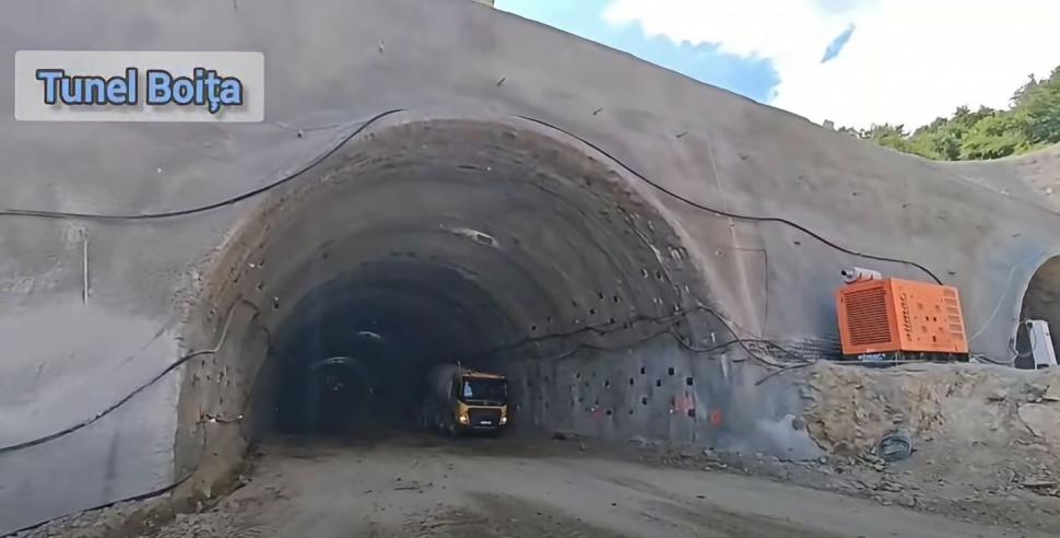 Avansează lucrările pe Autostrada Sibiu-Pitești. Al treilea tunel de la Boița-Cornetu, în execuție. Cele mai noi imagini de pe șantier 1076641