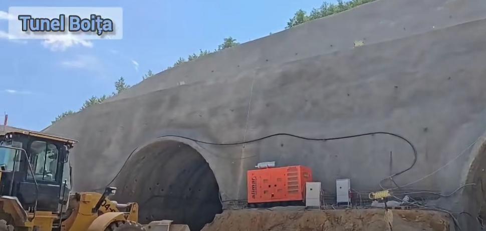 Avansează lucrările pe Autostrada Sibiu-Pitești. Al treilea tunel de la Boița-Cornetu, în execuție. Cele mai noi imagini de pe șantier 1076643