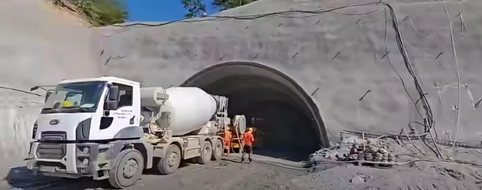 Avansează lucrările pe Autostrada Sibiu-Pitești. Al treilea tunel de la Boița-Cornetu, în execuție. Cele mai noi imagini de pe șantier 1076657