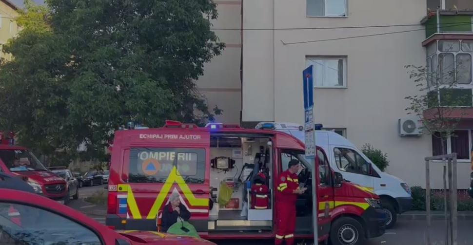 Explozie puternică, urmată de un incendiu, într-un bloc din Timişoara: Mai multe persoane au avut nevoie de îngrijiri medicale 1076601