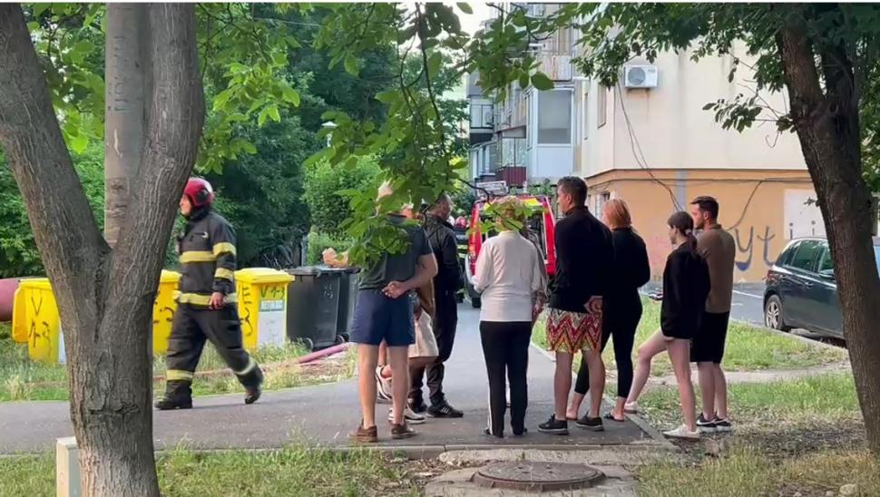 Explozie puternică, urmată de un incendiu, într-un bloc din Timişoara: Mai multe persoane au avut nevoie de îngrijiri medicale 1076606