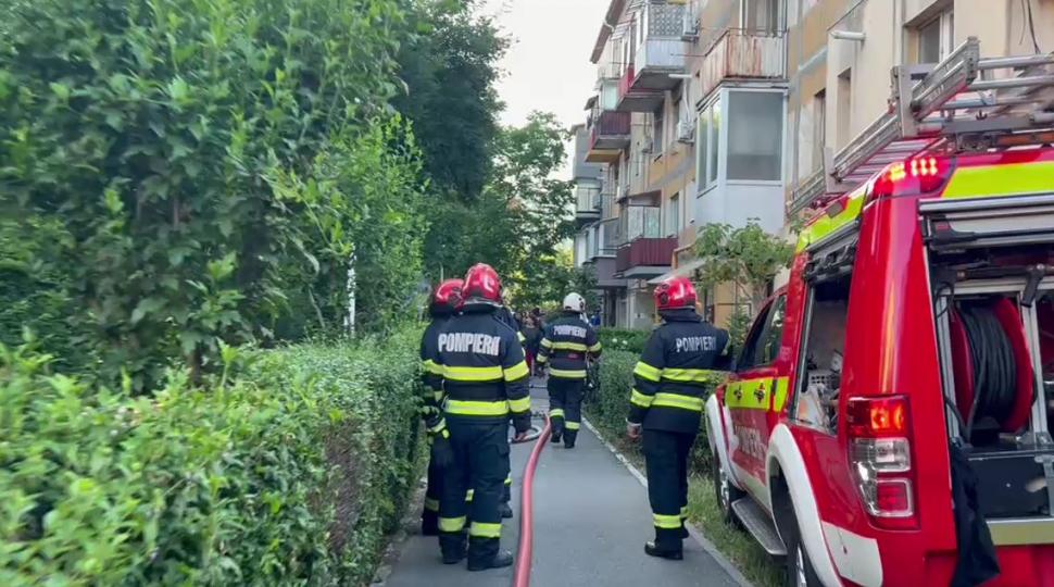 Explozie puternică, urmată de un incendiu, într-un bloc din Timişoara: Mai multe persoane au avut nevoie de îngrijiri medicale 1076607