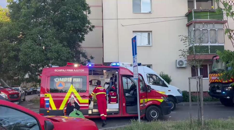 Explozie puternică, urmată de un incendiu, într-un bloc din Timişoara: Mai multe persoane au avut nevoie de îngrijiri medicale 1076610