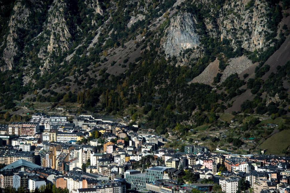 Țara europeană care seamnă izbitor cu Elveția, dar puțini turiști știu de ea. Destinația care îi roagă pe turiști să o viziteze 1075075