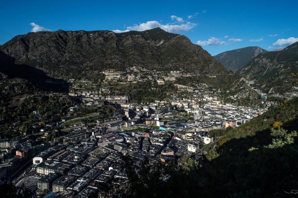 Țara europeană care seamnă izbitor cu Elveția, dar puțini turiști știu de ea. Destinația care îi roagă pe turiști să o viziteze 1075076