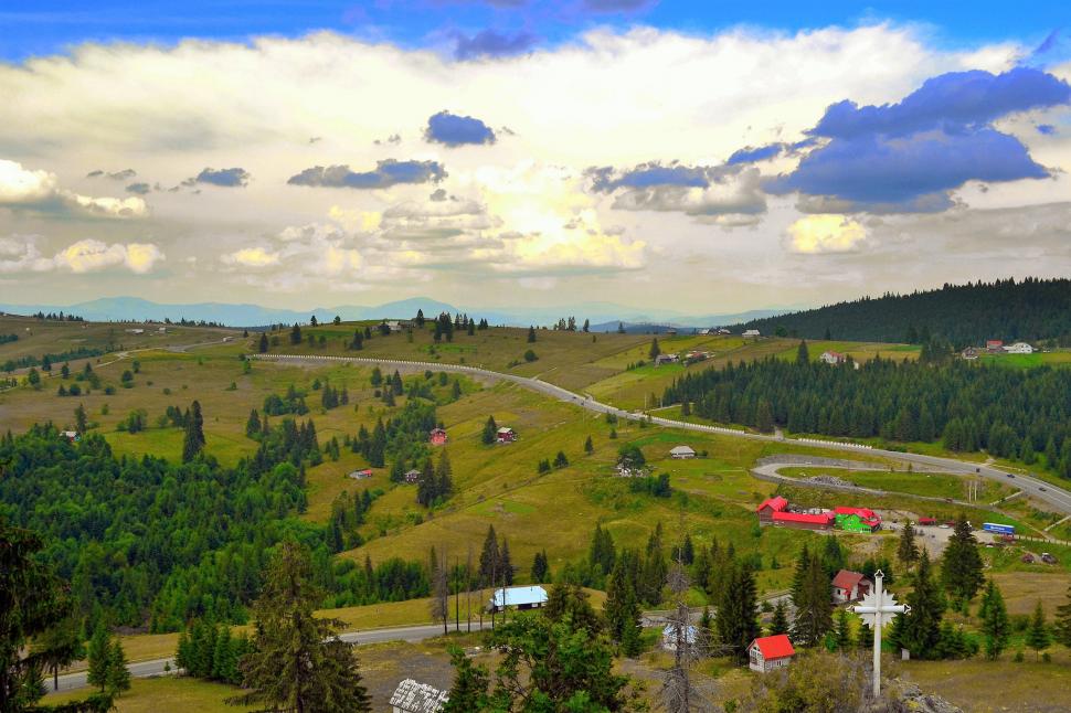 Șapte trasee frumoase cu mașina în România la fel de spectaculoase ca Transfăgărășanul, dar mult mai libere 1077100