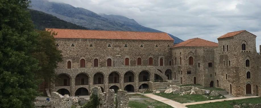 Singurul palat bizantin care a mai rămas în Grecia s-a redeschis după 42 de ani de lucrări de restaurare. Unde este și cum arată 1076957