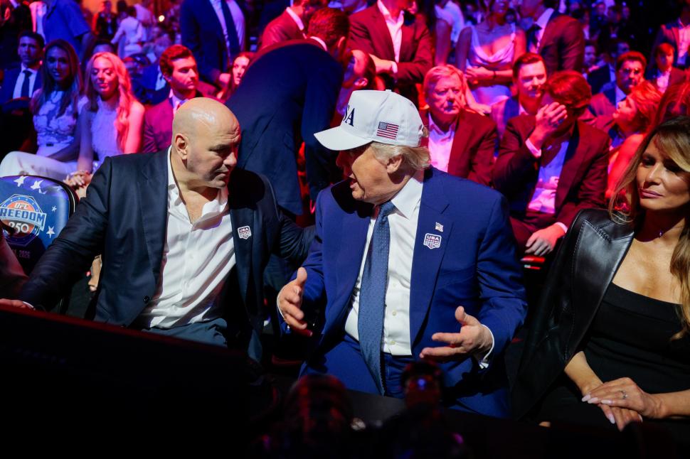 Trump a organizat o gală MMA, cu bătăi în cușcă, pe peluza din fața Casei Albe: „Cel mai mare show de pe planetă” 1076882