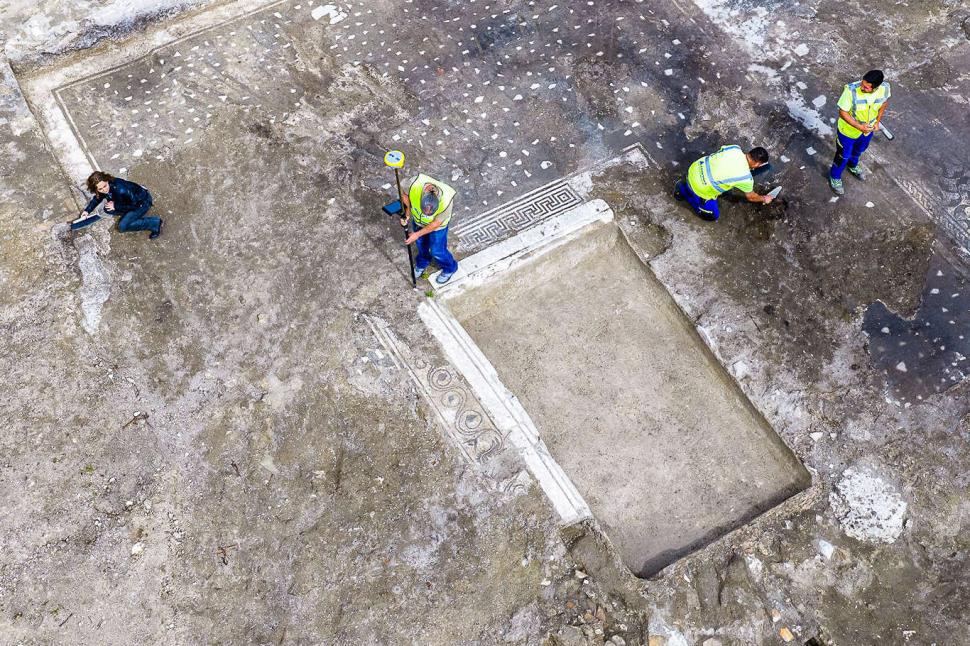 Descoperire arheologică surpriză, după un apel la poliție: S-a găsit o vilă frecventată de trei împărați romani, inclusiv Marc Aureliu 1077329
