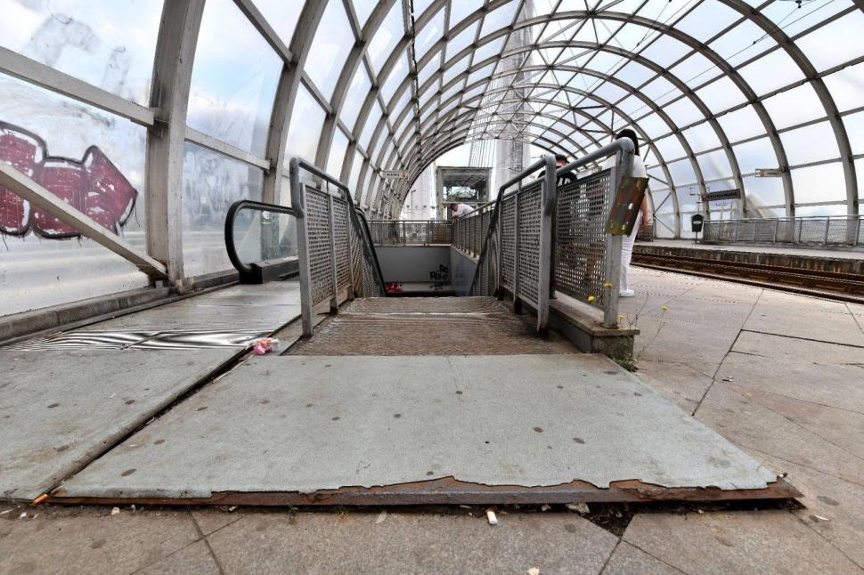 Pasajul Basarab din Bucureşti intră în reparaţii capitale. Imagini cu starea deplorabilă în care a ajuns. "E plin de rugină, degradat" 1077223
