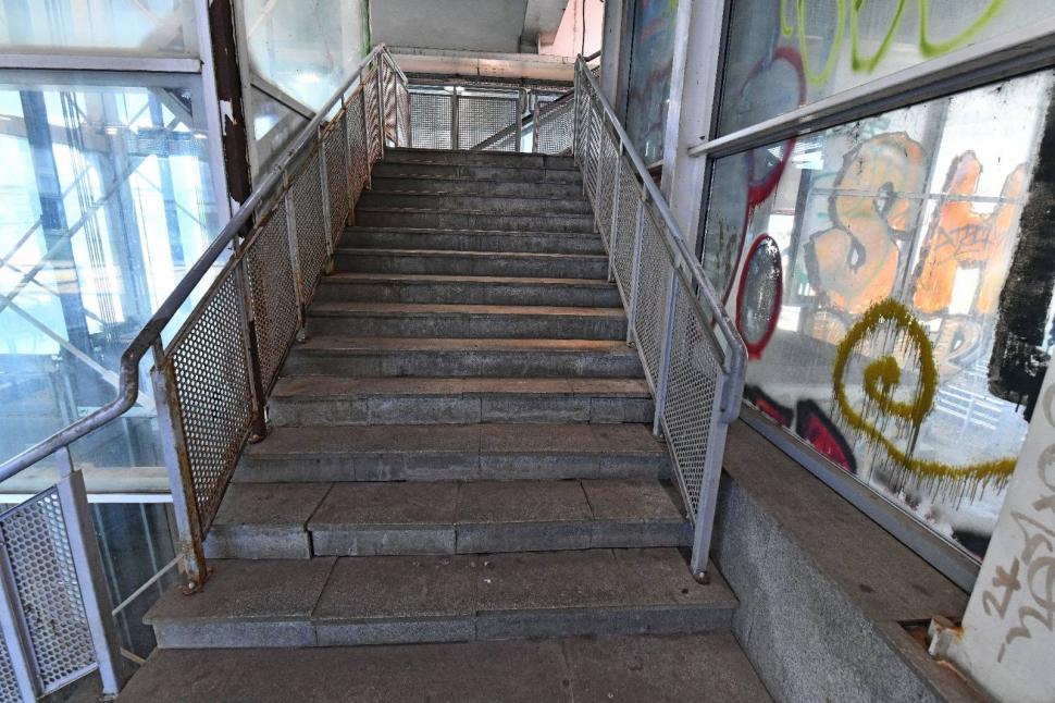 Pasajul Basarab din Bucureşti intră în reparaţii capitale. Imagini cu starea deplorabilă în care a ajuns. "E plin de rugină, degradat" 1077225