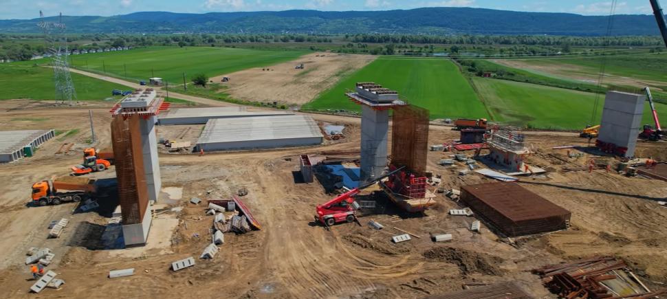 Cursă contra cronometru pentru Autostrada Moldovei A7: Viaductul de 1,2 km pe lotul Răcăciuni–Bacău decide soarta fondurilor din PNRR 1077610