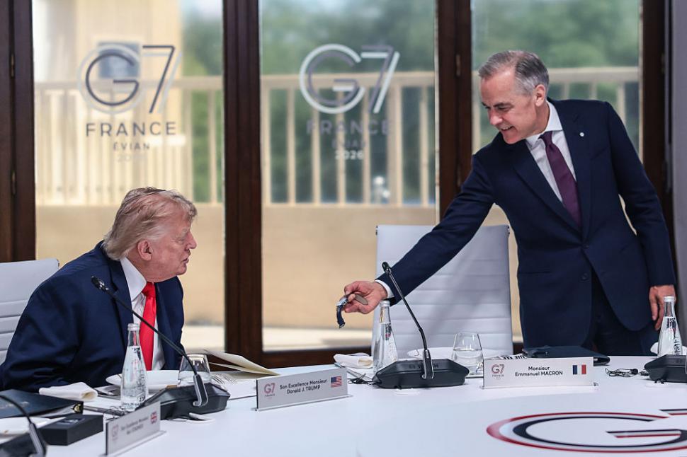 Cum l-a câștigat Macron pe Trump la reuniunea G7. Până la următoarea ceartă. Imaginile de culise ale summitului 1077707