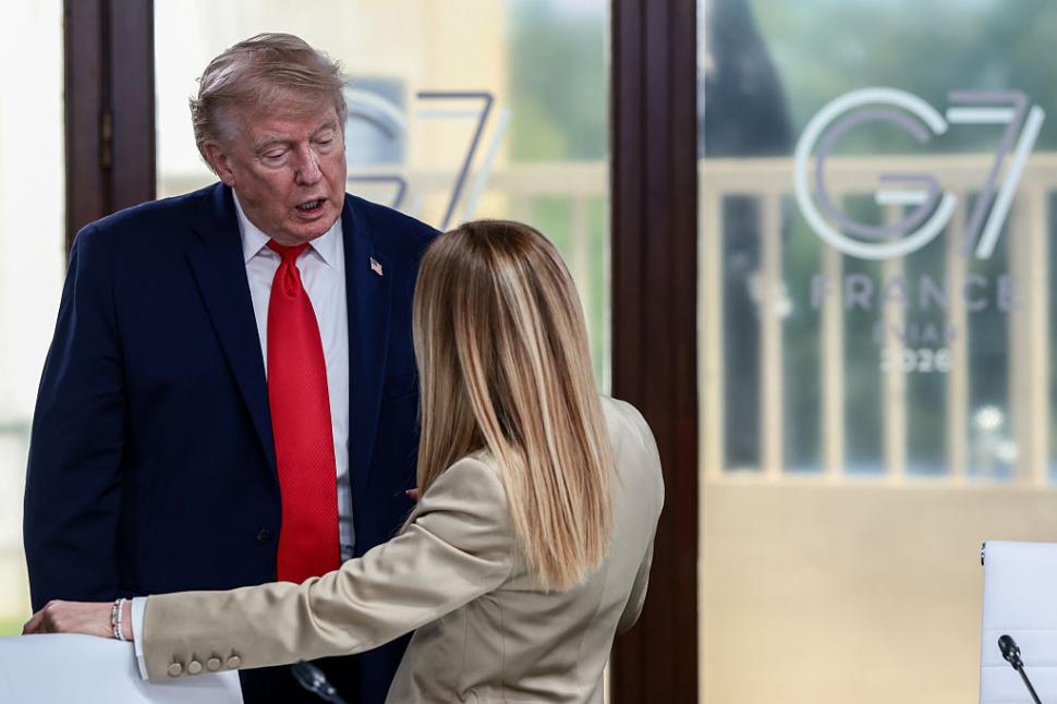 Cum l-a câștigat Macron pe Trump la reuniunea G7. Până la următoarea ceartă. Imaginile de culise ale summitului 1077710