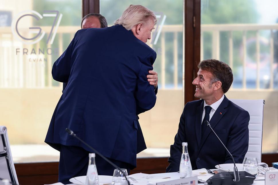 Cum l-a câștigat Macron pe Trump la reuniunea G7. Până la următoarea ceartă. Imaginile de culise ale summitului 1077716