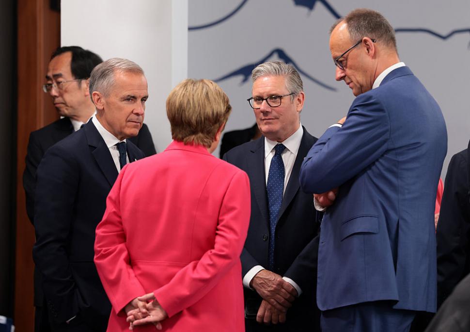 Cum l-a câștigat Macron pe Trump la reuniunea G7. Până la următoarea ceartă. Imaginile de culise ale summitului 1077722