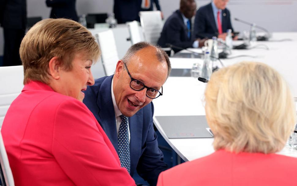 Cum l-a câștigat Macron pe Trump la reuniunea G7. Până la următoarea ceartă. Imaginile de culise ale summitului 1077726