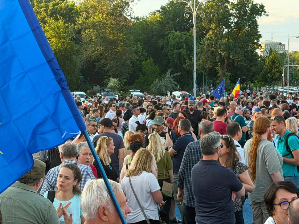 Protest în Piața Victoriei, după anunțarea dosarului Ciucu la DNA și sentința în cazul Fritz 1078234