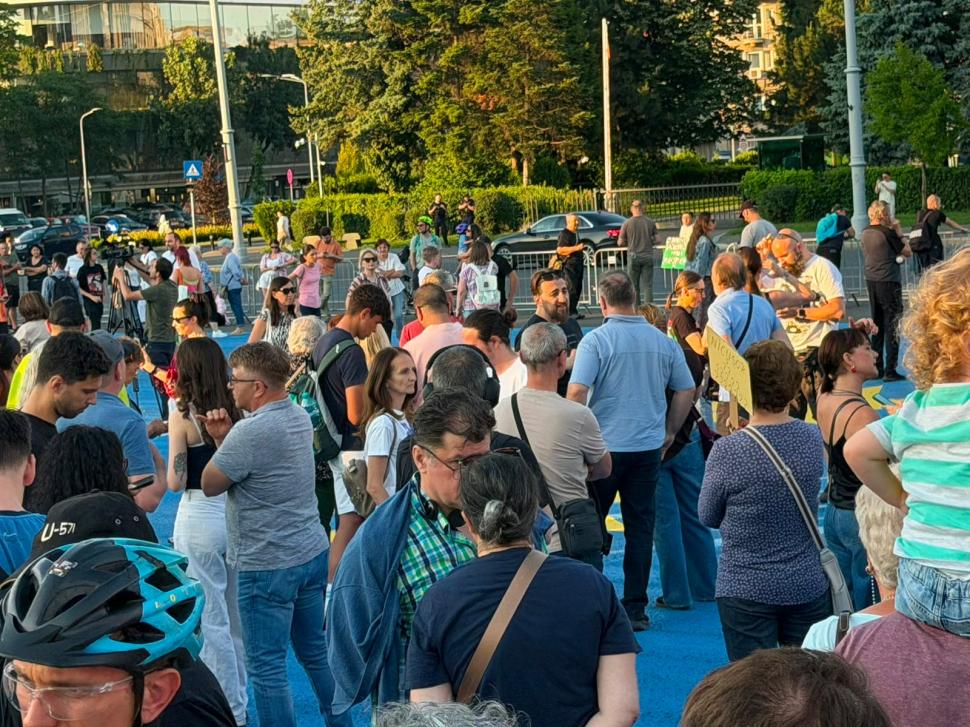 Protest în Piața Victoriei, după anunțarea dosarului Ciucu la DNA și sentința în cazul Fritz 1078237