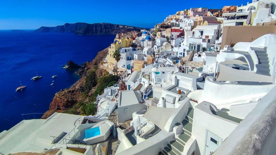 Vacanțele în Grecia au ajuns mai scumpe decât cele în Spania și Portugalia. Cât a ajuns să cheltuiască zilnic un turist 1078023
