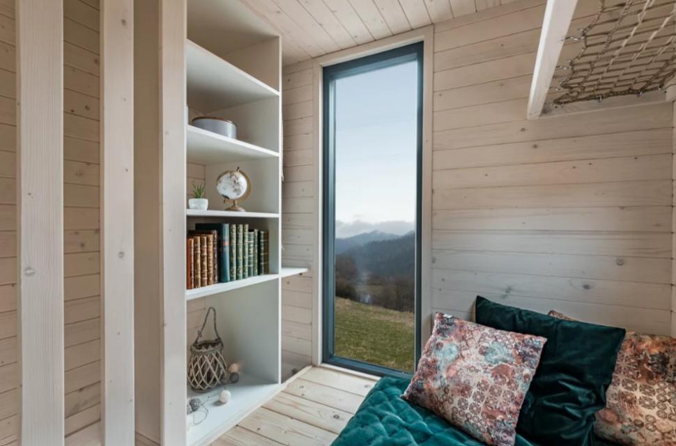 Cum arată casa de doar 10 metri pătraţi care are bucătărie, baie şi dormitor. Se vinde cu 27.000 de euro 1078667