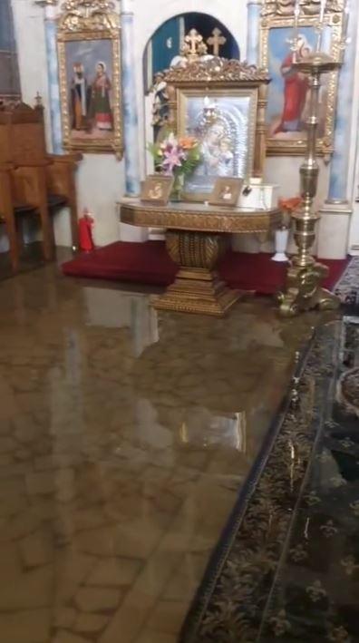 Furtună apocaliptică la Sibiu. Un spital şi o biserică au fost inundate, la fel şi sedii de Poliţie. A fost dezastru şi în alte judeţe 1078785