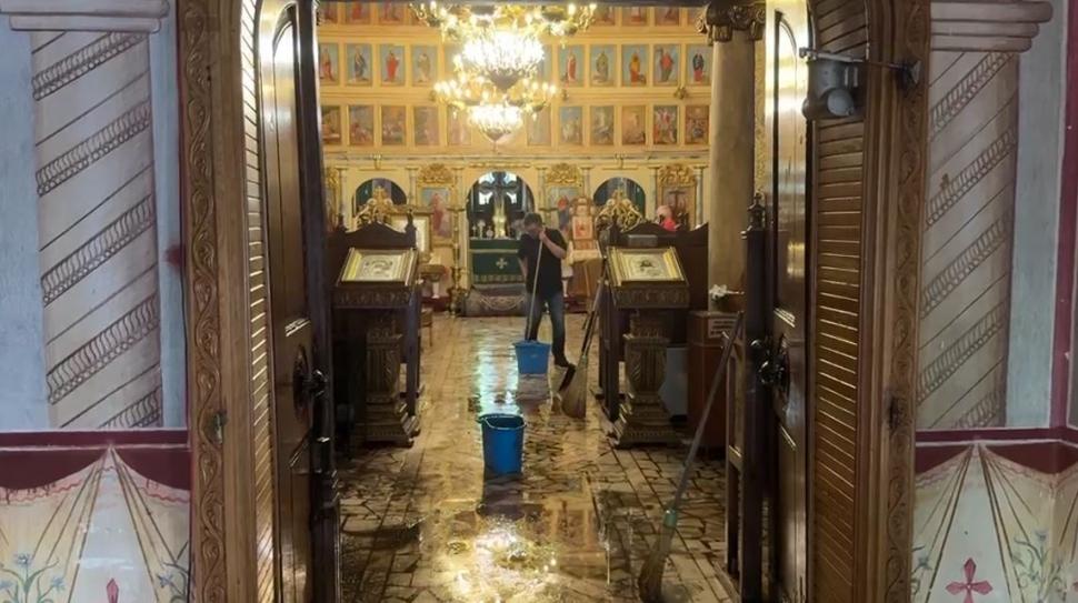 Furtună apocaliptică la Sibiu. Un spital şi o biserică au fost inundate, la fel şi sedii de Poliţie. A fost dezastru şi în alte judeţe 1078789