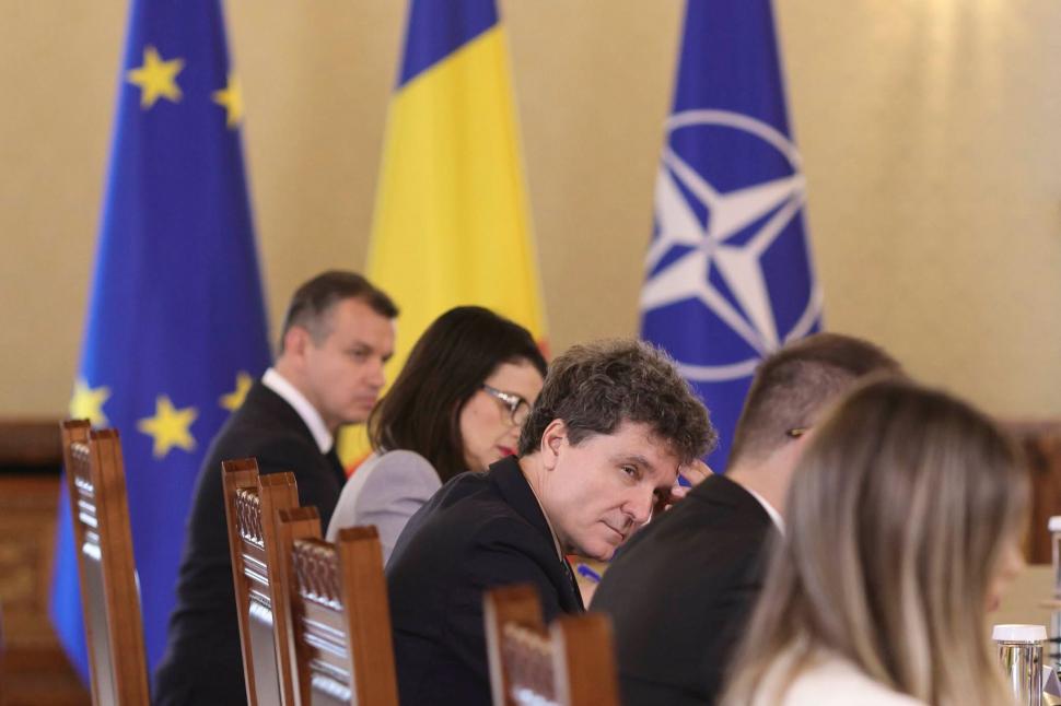 Privirile de la Cotroceni. Cum s-a văzut marți interacțiunea între marii actori politici în imaginile Inquam Photos 1079153
