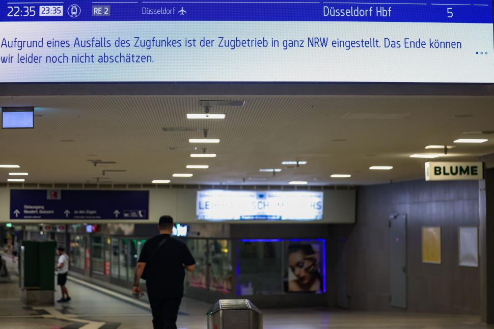 Haos în Germania: Toate trenurile au fost oprite la nivel național din cauza unei defecțiuni tehnice 1079191