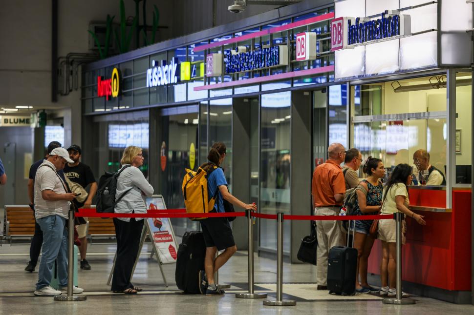 Haos în Germania: Toate trenurile au fost oprite la nivel național din cauza unei defecțiuni tehnice 1079193