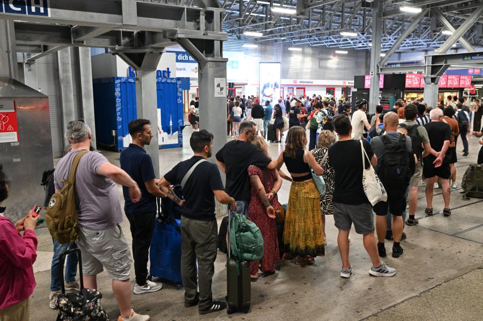 Haos în Germania: Toate trenurile au fost oprite la nivel național din cauza unei defecțiuni tehnice 1079196