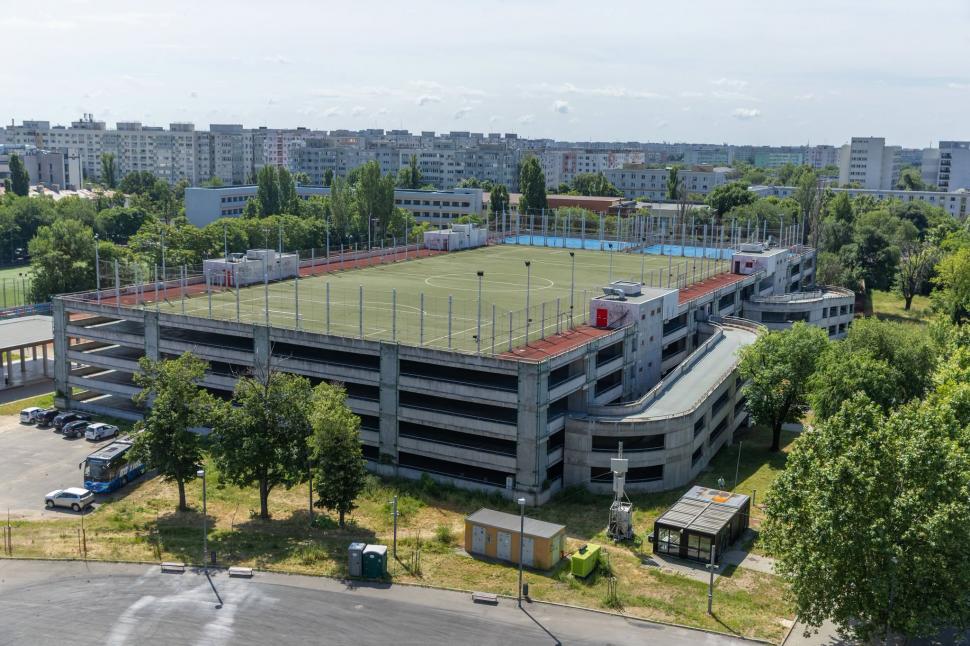 Imagini cu parcările din Pantelimon şi de la Arena Naţională, pe care Primăria Bucureşti le dă în folosinţă de la 1 iulie. Ce tarife au 1079464